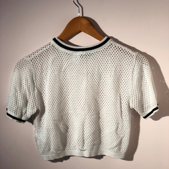 🌻 White cropped netted short sleeve top🌻 - Picture 4 of 4
